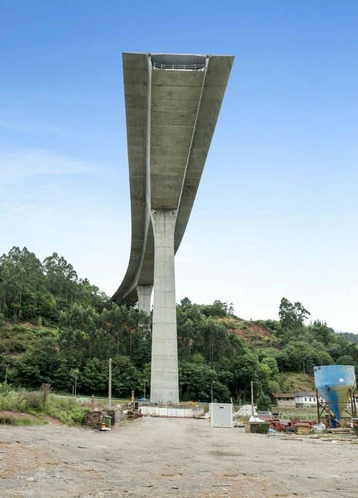 Tall concrete bridge tower pylon